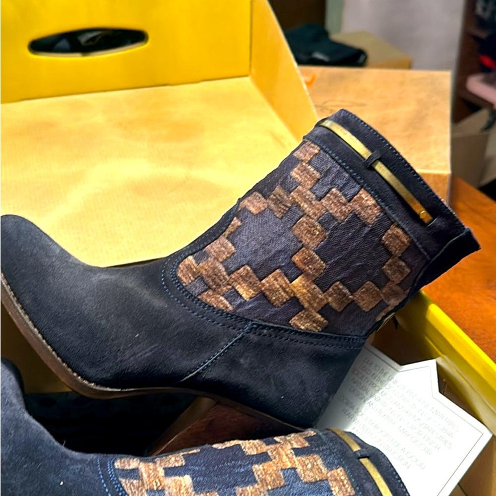 Cobra society boots